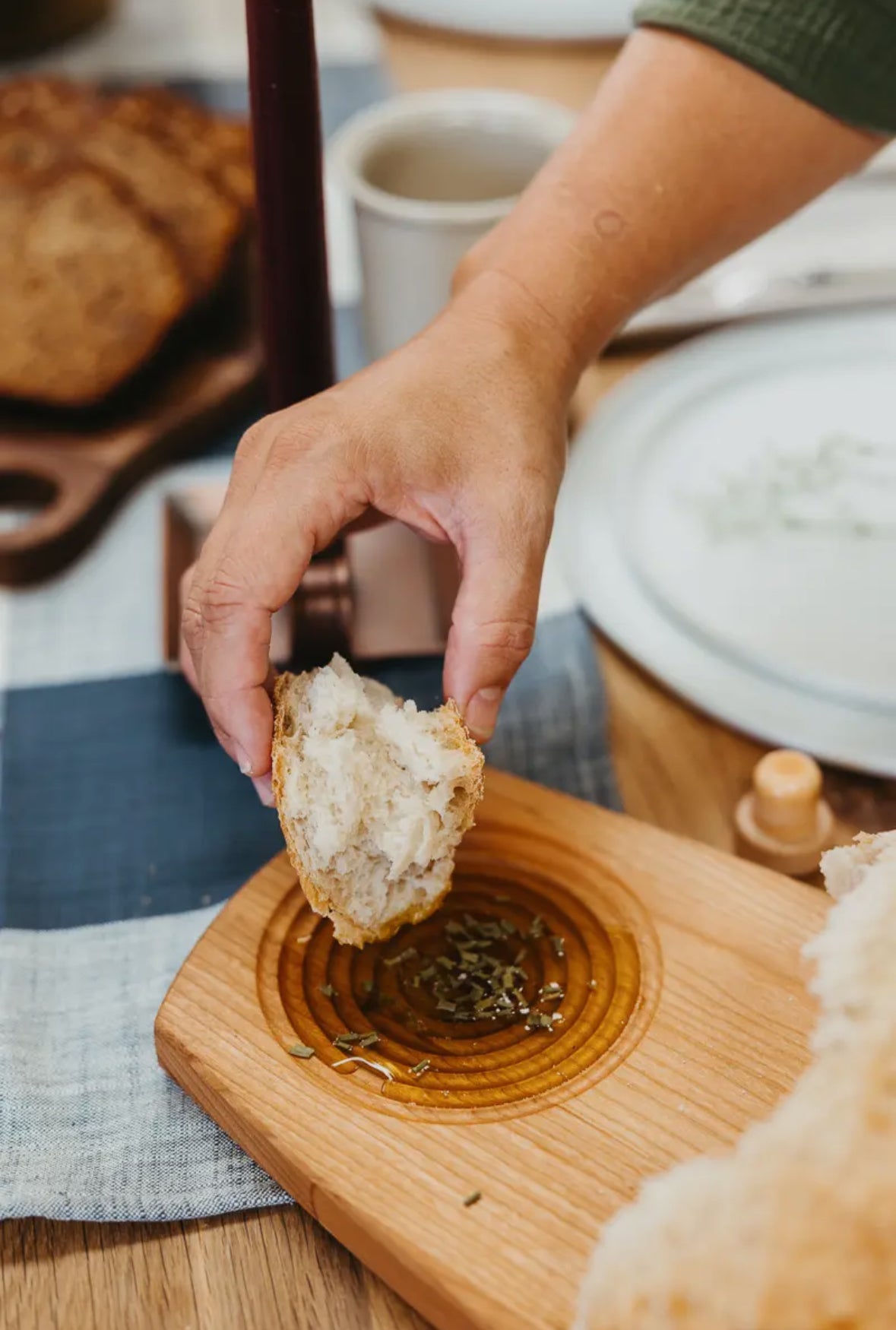 BREAD + OIL DIPPING BOARD