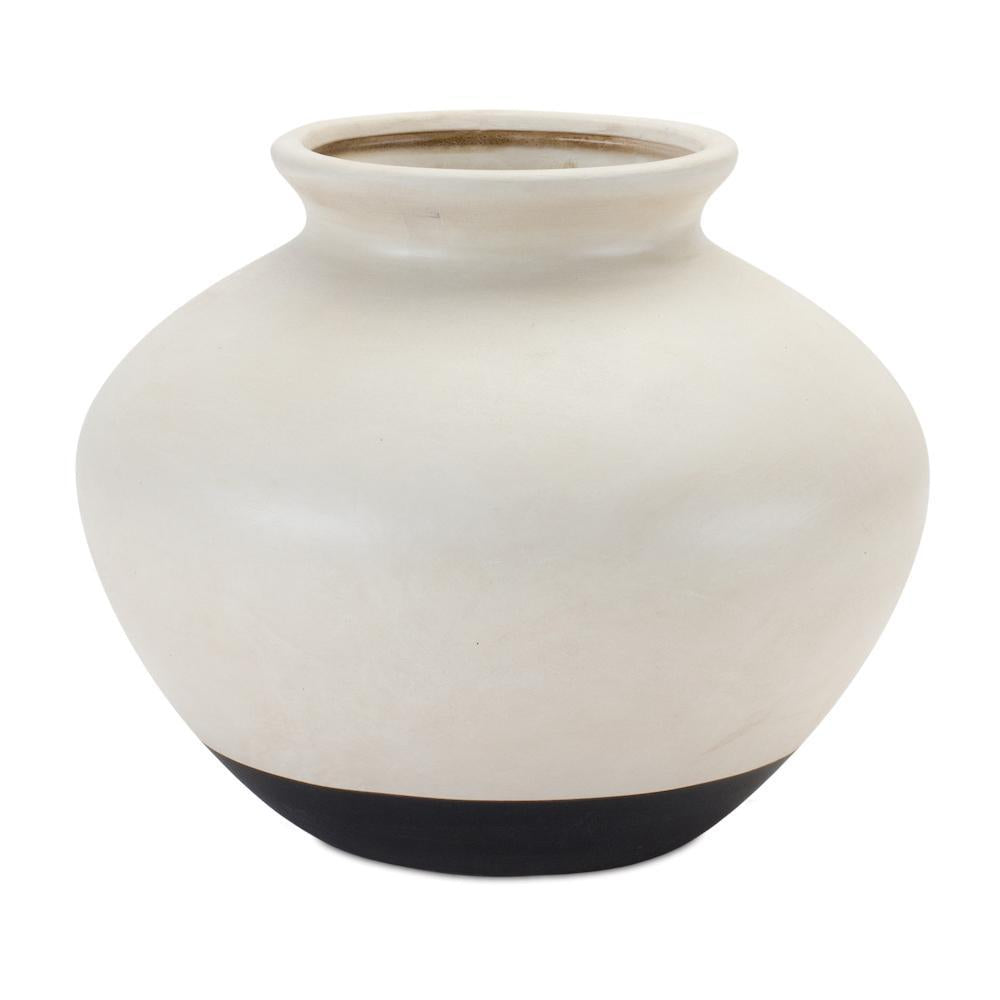 SHADE + LIGHT CERAMIC POT