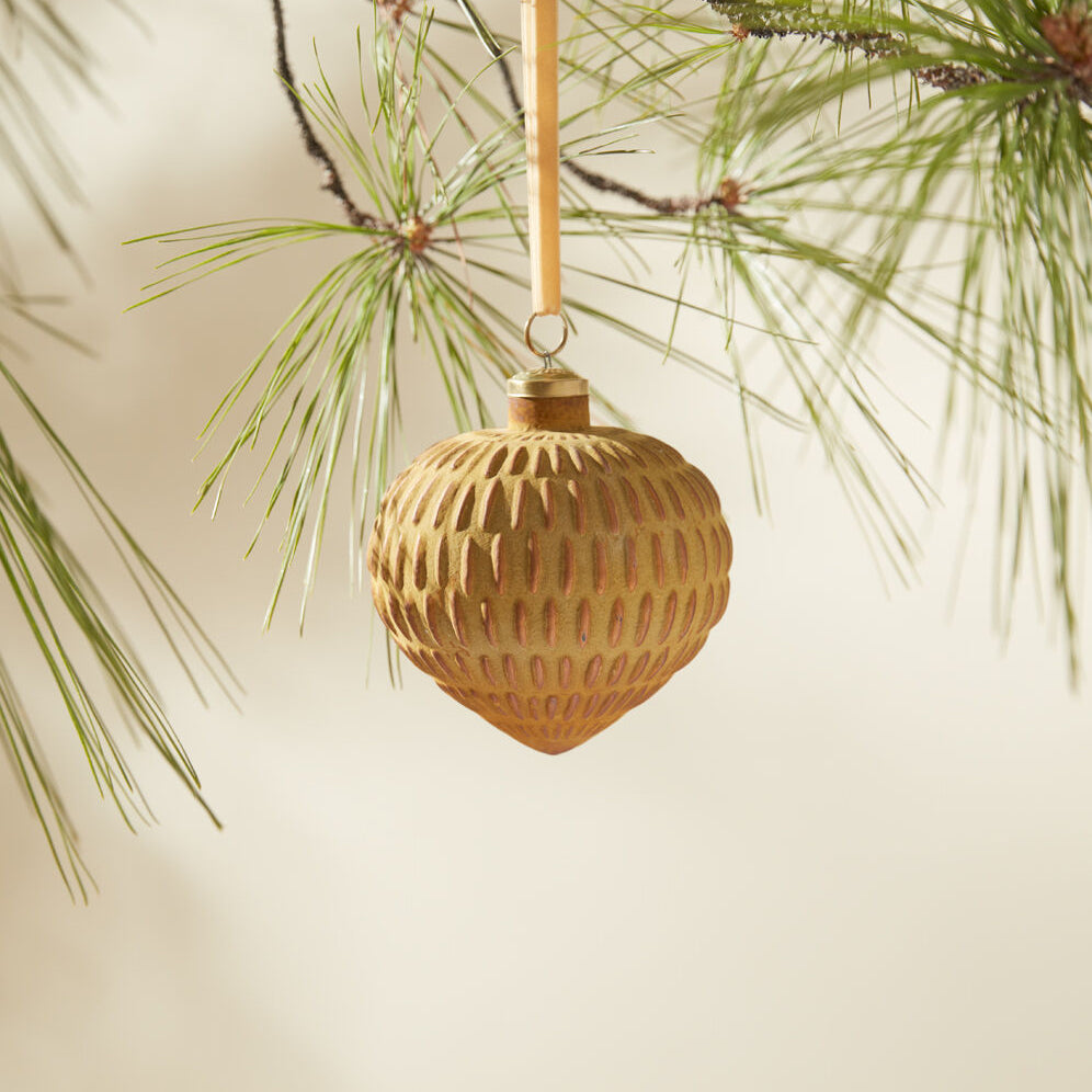 MID-CENTURY MODERN ORNAMENT SET (2)