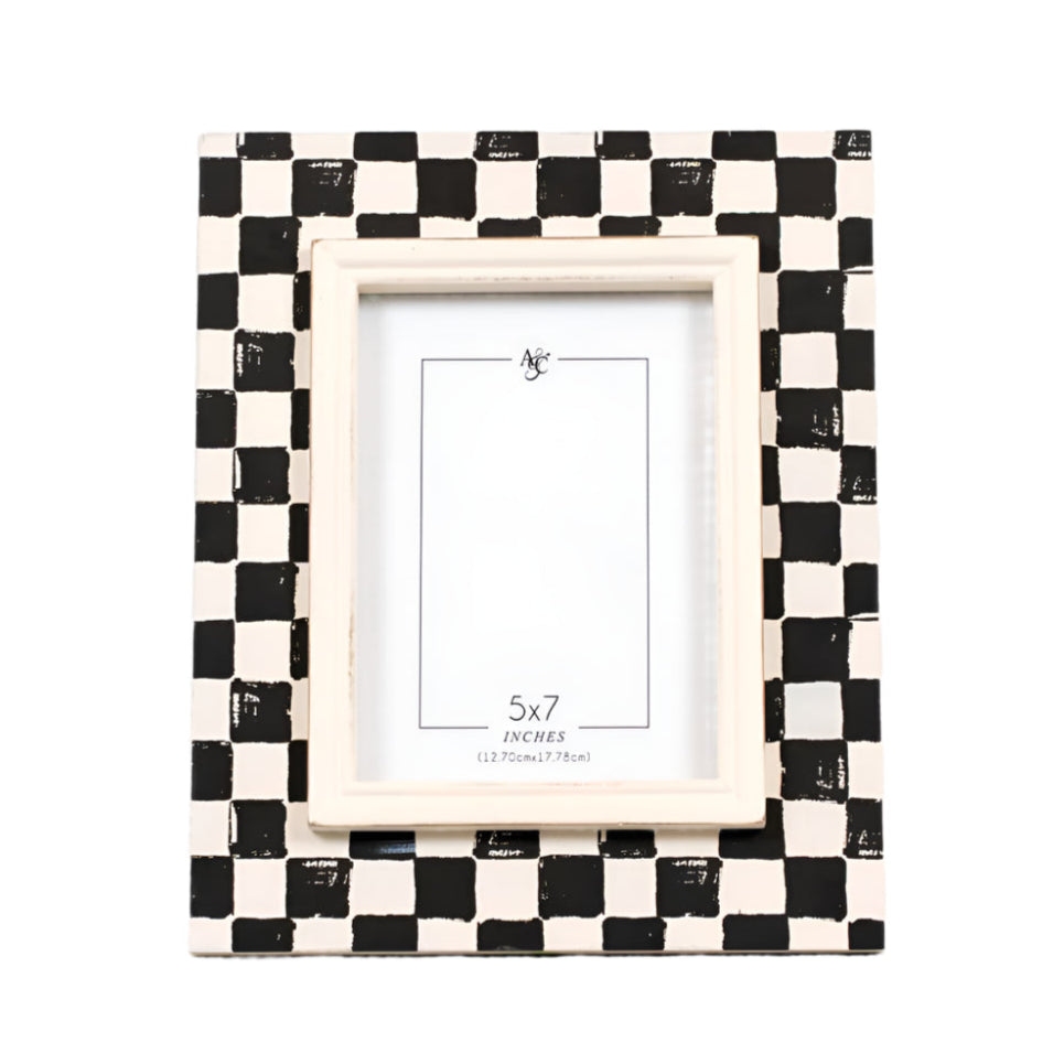 CHECKERED FRAME