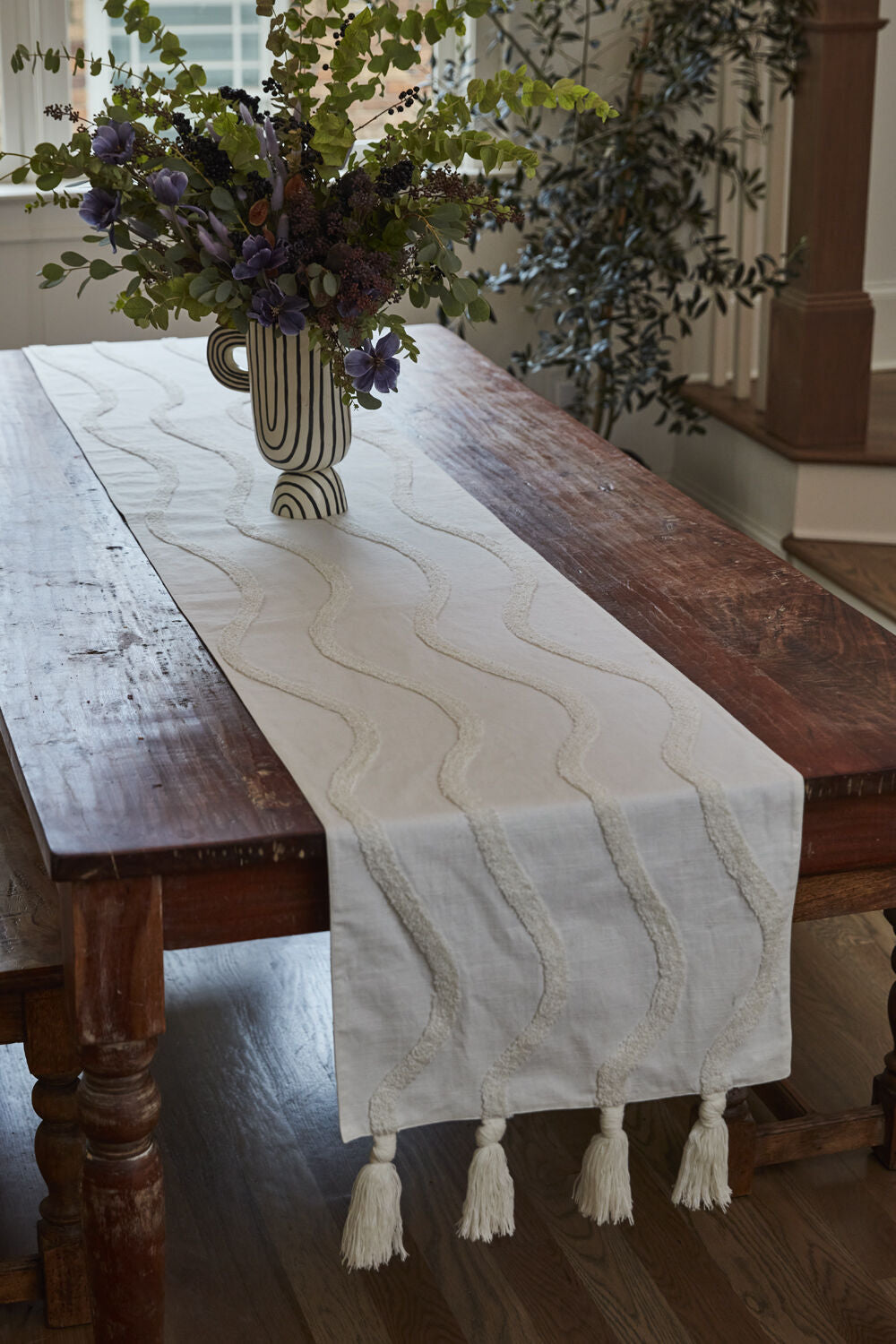 WAVY TABLE RUNNER