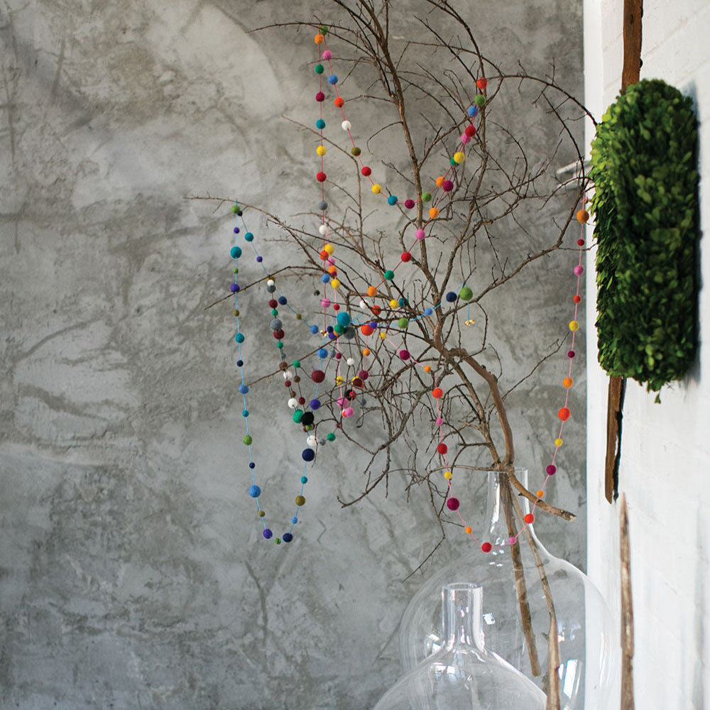 POM GARLAND